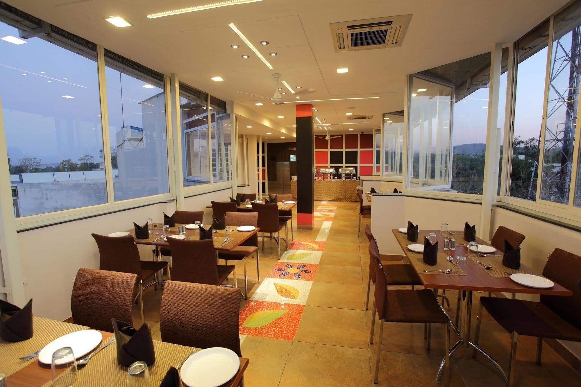 Hotel Dayal Udaipur Exterior photo