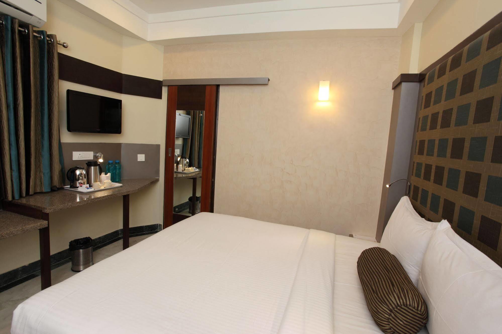 Hotel Dayal Udaipur Exterior photo